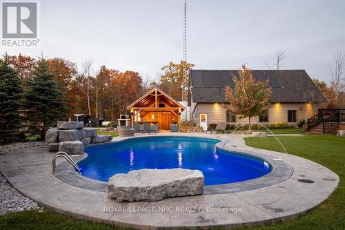 3690 Dutch Lane, Lincoln (983 - Escarpment), ON - Outdoor With In Ground Pool