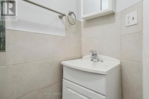 124 - 70 Cass Avenue, Toronto, ON - Indoor Photo Showing Bathroom