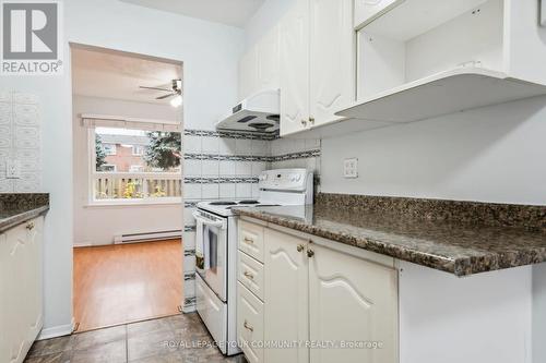 124 - 70 Cass Avenue, Toronto, ON - Indoor Photo Showing Kitchen