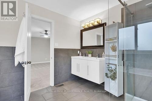 32 Rideaucrest Drive, Ottawa, ON - Indoor Photo Showing Bathroom