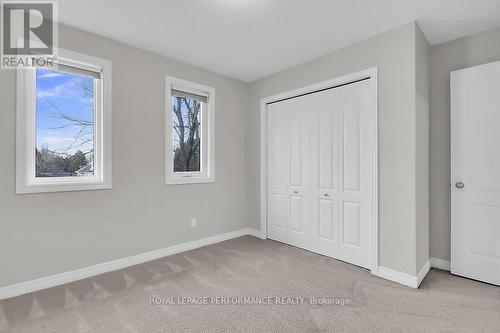 32 Rideaucrest Drive, Ottawa, ON - Indoor