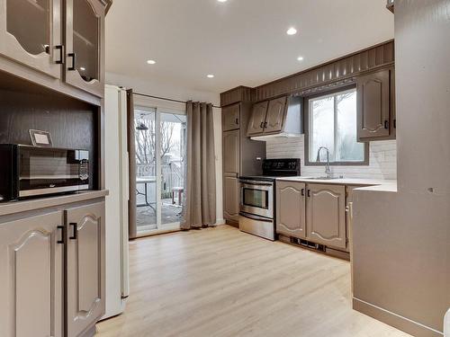 Kitchen - 3289 Rue Donald, Laval (Fabreville), QC - Indoor Photo Showing Kitchen