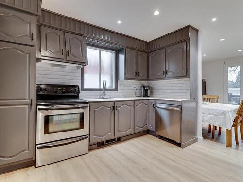 Kitchen - 3289 Rue Donald, Laval (Fabreville), QC - Indoor Photo Showing Kitchen