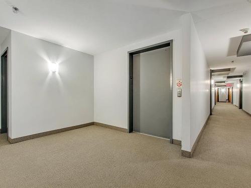 Corridor - 307-1425 Boul. Le Corbusier, Laval (Laval-Des-Rapides), QC - Indoor Photo Showing Other Room