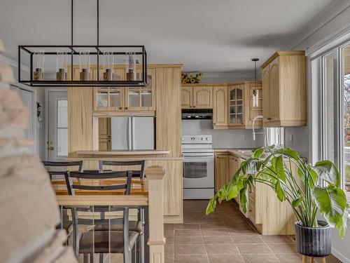 Dining room - 621 Rue Hector-Fabre, Lévis (Desjardins), QC - Indoor Photo Showing Kitchen