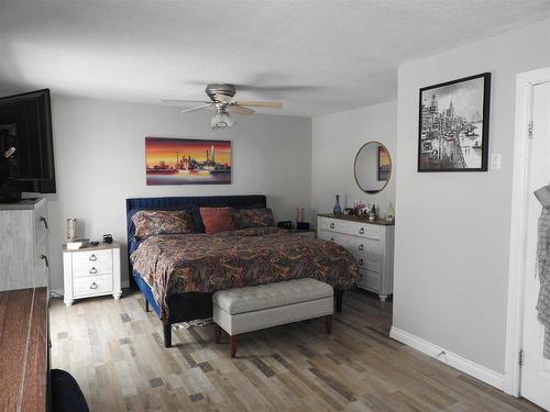 227 Kensington Drive, Thunder Bay, ON - Indoor Photo Showing Bedroom