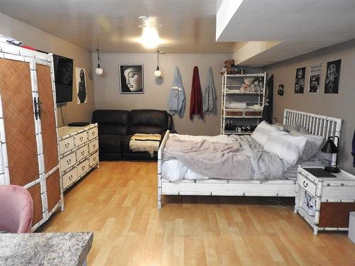 227 Kensington Drive, Thunder Bay, ON - Indoor Photo Showing Bedroom