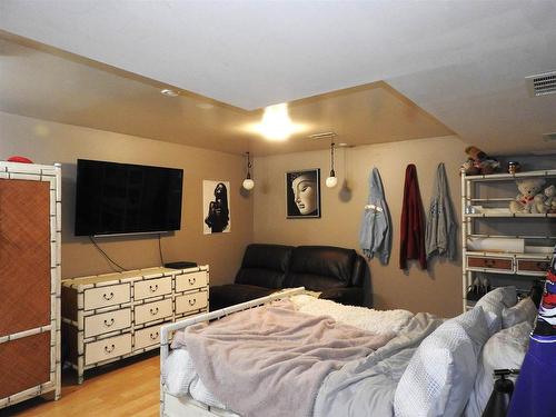 227 Kensington Drive, Thunder Bay, ON - Indoor Photo Showing Bedroom