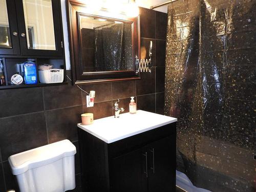 227 Kensington Drive, Thunder Bay, ON - Indoor Photo Showing Bathroom