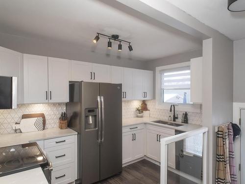 1319 Ford Street, Thunder Bay, ON - Indoor Photo Showing Kitchen With Double Sink