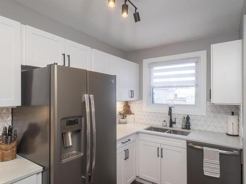 1319 Ford Street, Thunder Bay, ON - Indoor Photo Showing Kitchen With Double Sink With Upgraded Kitchen