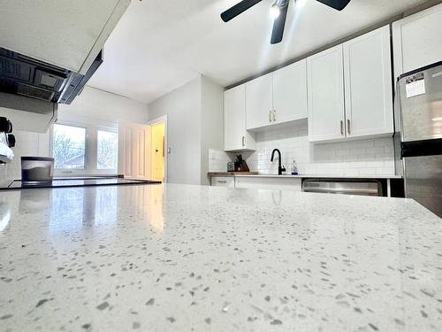 215 Marks Street N, Thunder Bay, ON - Indoor Photo Showing Kitchen