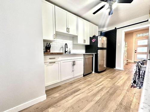 215 Marks Street N, Thunder Bay, ON - Indoor Photo Showing Kitchen