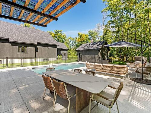 Exterior - 27 Rue De L'Orée-Des-Bois, Saint-Denis-De-Brompton, QC - Outdoor With In Ground Pool