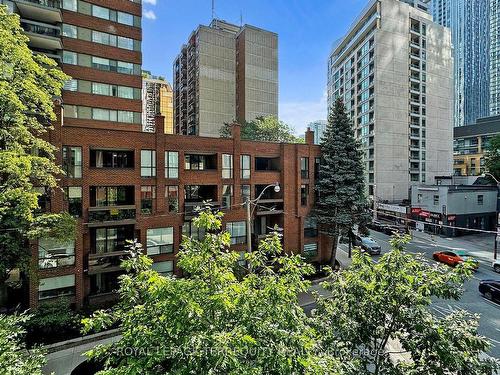 313-32 Davenport Rd, Toronto, ON - Outdoor With Facade