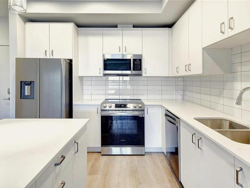 306-164 Alberni Hwy, Parksville, BC - Indoor Photo Showing Kitchen With Double Sink With Upgraded Kitchen