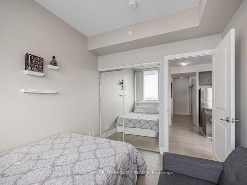 607-15 Zorra St, Toronto, ON - Indoor Photo Showing Bedroom