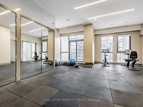 607-15 Zorra St, Toronto, ON - Indoor Photo Showing Gym Room