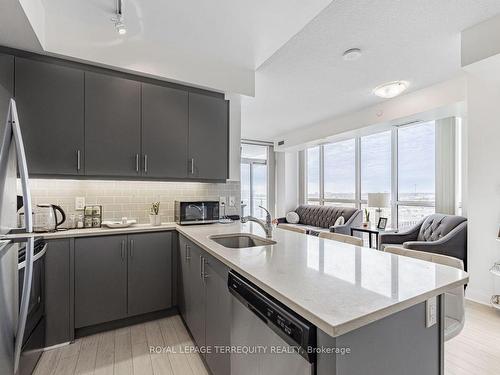 607-15 Zorra St, Toronto, ON - Indoor Photo Showing Kitchen With Upgraded Kitchen