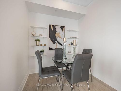 607-15 Zorra St, Toronto, ON - Indoor Photo Showing Dining Room