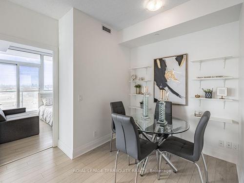 607-15 Zorra St, Toronto, ON - Indoor Photo Showing Dining Room