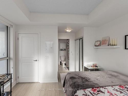 607-15 Zorra St, Toronto, ON - Indoor Photo Showing Bedroom