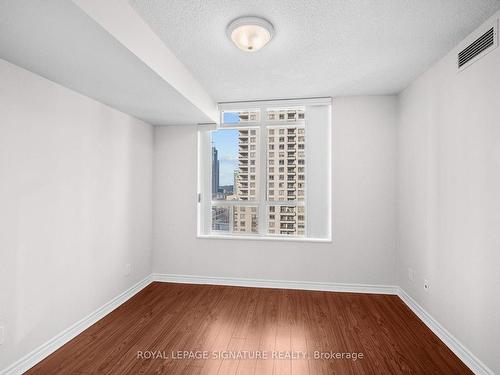 1518-3880 Duke Of York Blvd, Mississauga, ON - Indoor Photo Showing Other Room