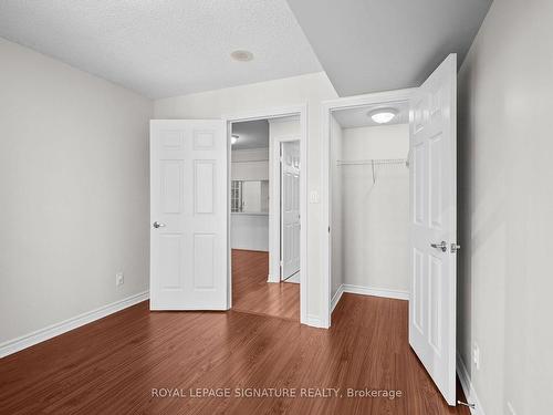 1518-3880 Duke Of York Blvd, Mississauga, ON - Indoor Photo Showing Other Room