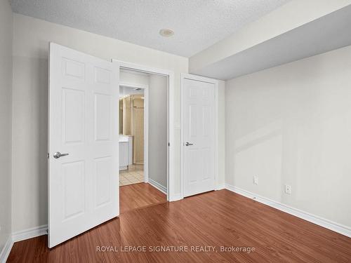 1518-3880 Duke Of York Blvd, Mississauga, ON - Indoor Photo Showing Other Room