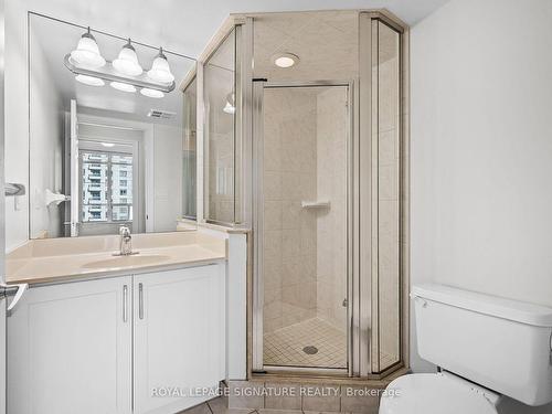 1518-3880 Duke Of York Blvd, Mississauga, ON - Indoor Photo Showing Bathroom