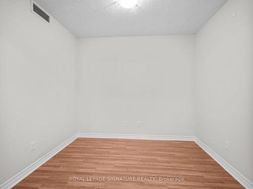 1518-3880 Duke Of York Blvd, Mississauga, ON - Indoor Photo Showing Other Room