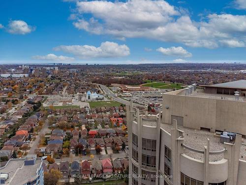 1518-3880 Duke Of York Blvd, Mississauga, ON - Outdoor With View