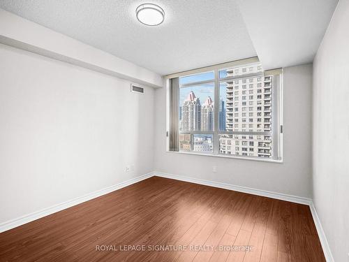 1518-3880 Duke Of York Blvd, Mississauga, ON - Indoor Photo Showing Other Room