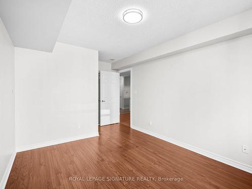 1518-3880 Duke Of York Blvd, Mississauga, ON - Indoor Photo Showing Other Room