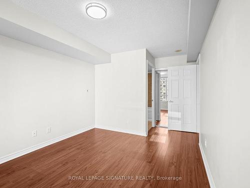 1518-3880 Duke Of York Blvd, Mississauga, ON - Indoor Photo Showing Other Room