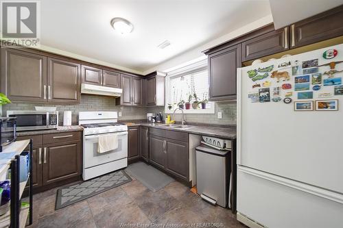 1937 Mark Avenue, Windsor, ON - Indoor Photo Showing Kitchen