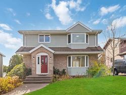 69 Rockingstone Road  Halifax, NS B3R 2E1