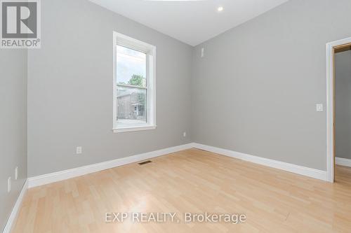 12 Fleet Street, Brantford, ON - Indoor Photo Showing Other Room