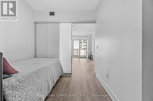 1914 - 2550 Simcoe Street N, Oshawa, ON - Indoor Photo Showing Bedroom