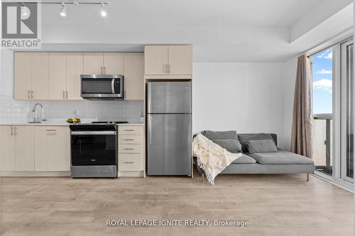 1914 - 2550 Simcoe Street N, Oshawa, ON - Indoor Photo Showing Kitchen