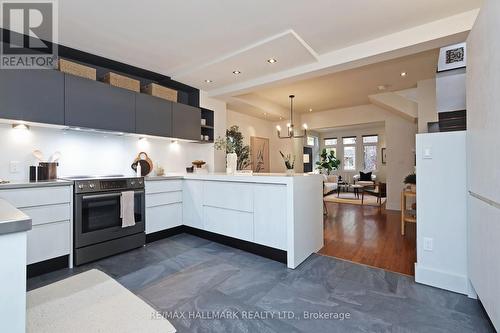 265 Hastings Avenue, Toronto, ON - Indoor Photo Showing Kitchen With Upgraded Kitchen