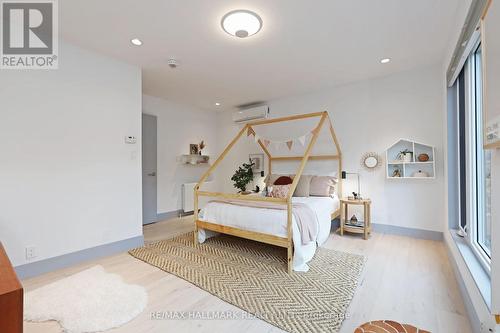 265 Hastings Avenue, Toronto, ON - Indoor Photo Showing Bedroom