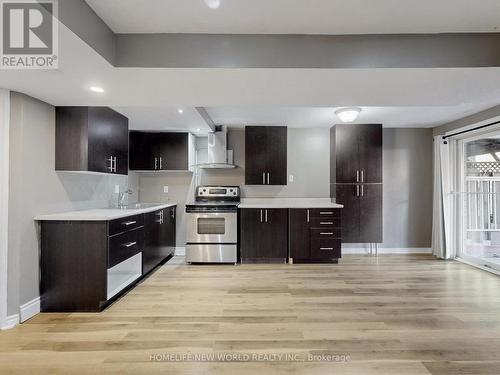 32 Arco Circle, Vaughan, ON - Indoor Photo Showing Kitchen