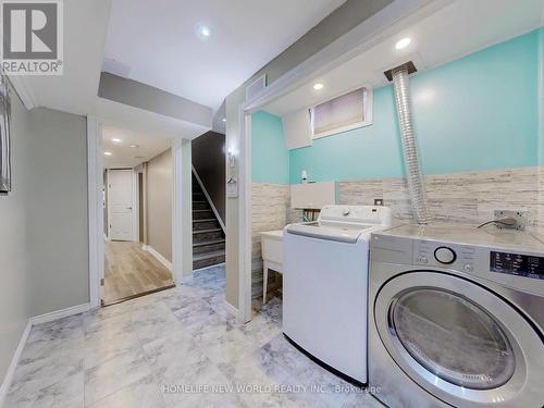 32 Arco Circle, Vaughan, ON - Indoor Photo Showing Laundry Room