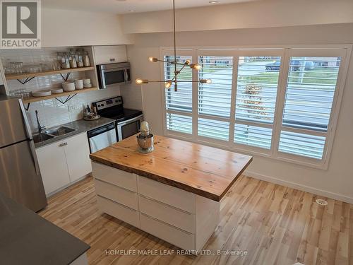 6 - 369 Essa Road, Barrie, ON - Indoor Photo Showing Kitchen