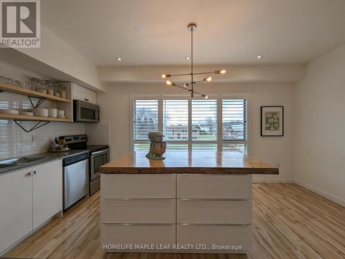 6 - 369 Essa Road, Barrie, ON - Indoor Photo Showing Kitchen