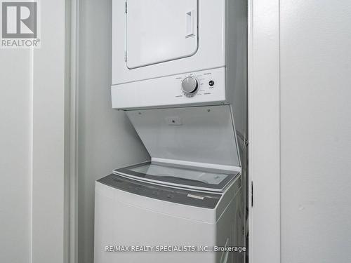 503 - 3005 Pine Glen Road, Oakville, ON - Indoor Photo Showing Laundry Room