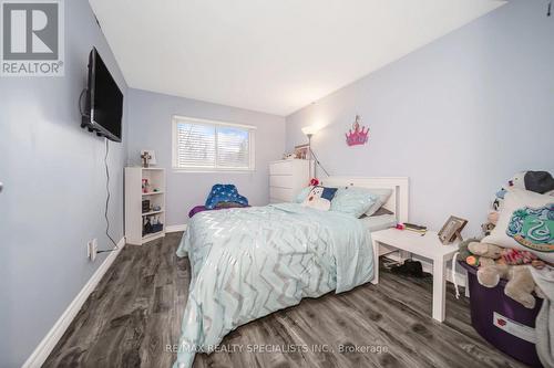 41 Lincoln Court, Brampton, ON - Indoor Photo Showing Bedroom