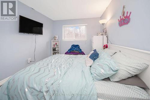 41 Lincoln Court, Brampton, ON - Indoor Photo Showing Bedroom