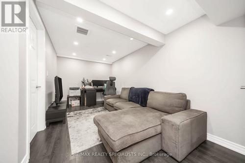 41 Lincoln Court, Brampton, ON - Indoor